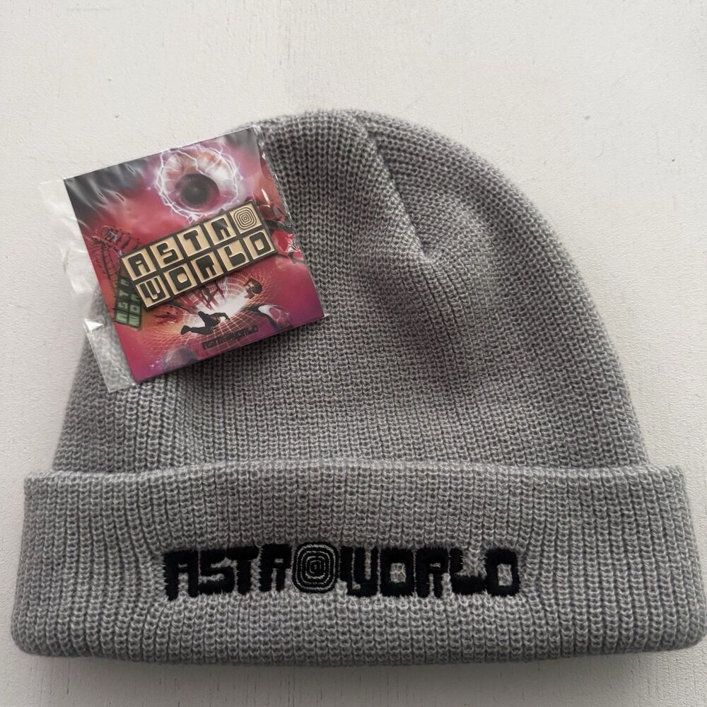 Travis Scott Astroworld Tour Beanie & Pin